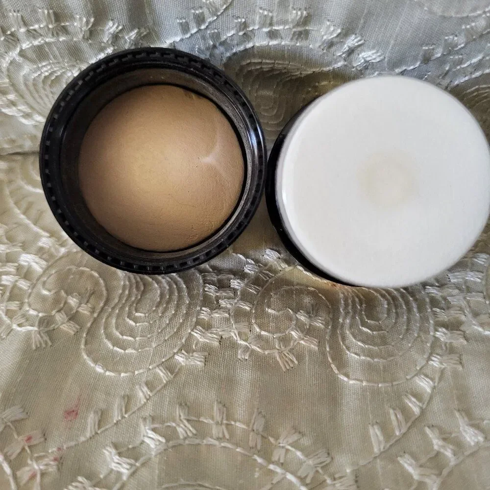 Baked to go Bluring and setting powder PORCELAIN/FAIR